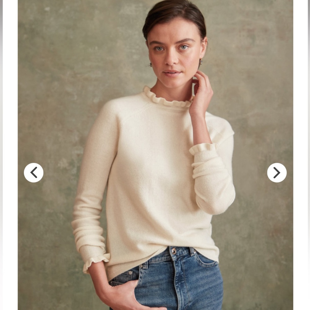 Ruffled mock neck cashmere top in cream - xs